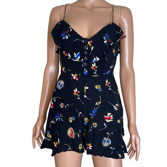 Kimchi Blue Urban Outfitters Floral Printed Romper Dress black floral print SZ 2 - Picture 2 of 12